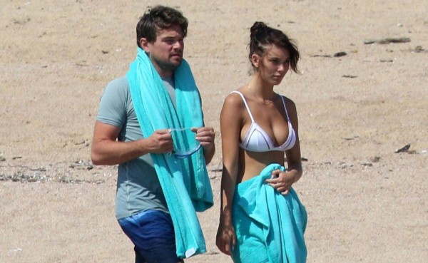 El apasionado beso de Leo DiCaprio y Camila Morrone