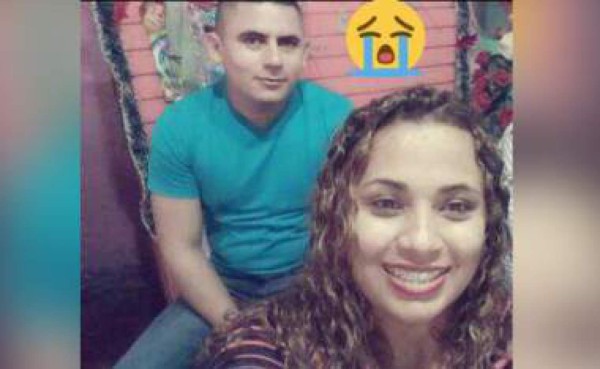 Sicario en motocicleta asesina a un policía y su novia en una tienda