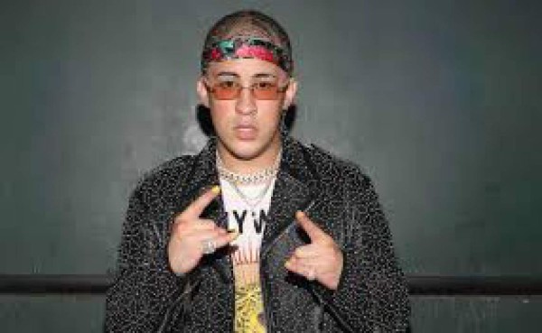 Por contenido vulgar prohiben canciones de Bad Bunny en República Dominicana