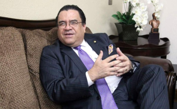 Presidente a Corrales: 'Nadie es único en el mundo'