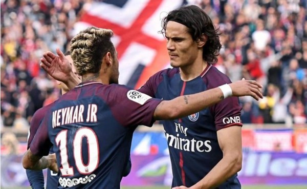 Cavani firmó la paz con Neymar en el PSG: 'Ya está todo tranquilo'