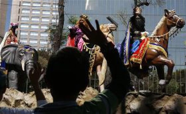 Colorida celebración de los Reyes Magos en México