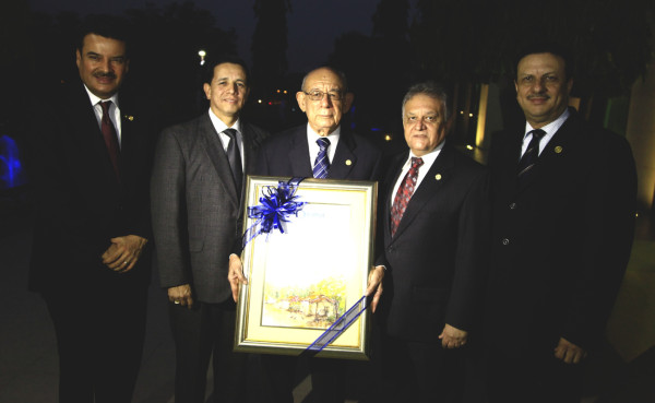 Erdulfo Laínez es homenajeado por Banco del País