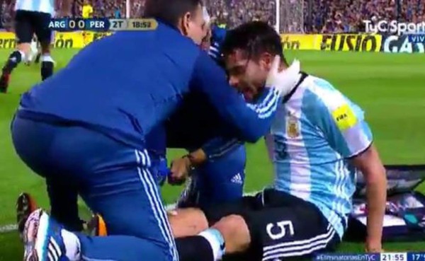 El desgarrador pedido de Gago a los médicos durante el Argentina- Perú