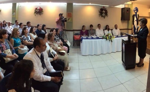 Inauguran año escolar bilingüe en San Pedro Sula