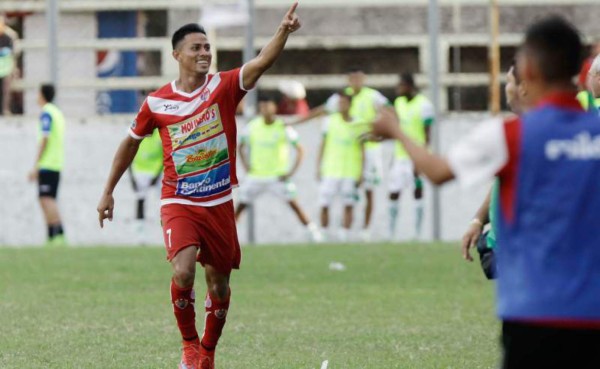 Marco Vega también se comprometió con Marathón