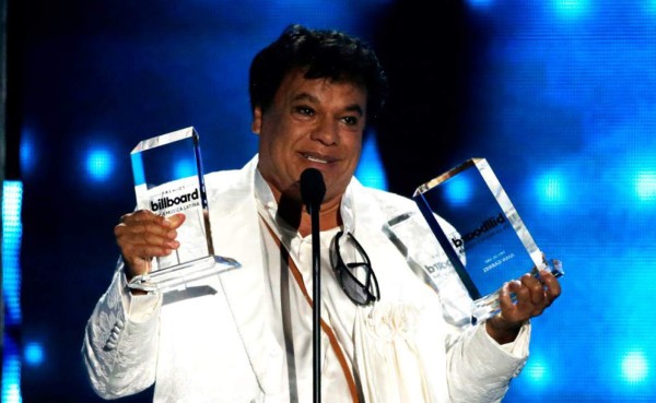Hijo de Juan Gabriel recibe cinco Latin Billboards