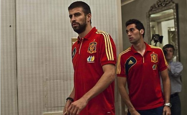 Piqué y Arbeloa se reúnen para firmar la paz