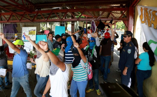 Estudiantes de Odontología con clases teóricas no perderán el período