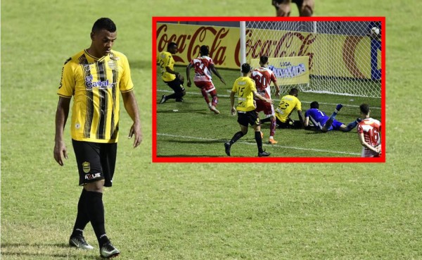 VIDEO: El increíble falló de Rony Martínez bajo la portería del Vida