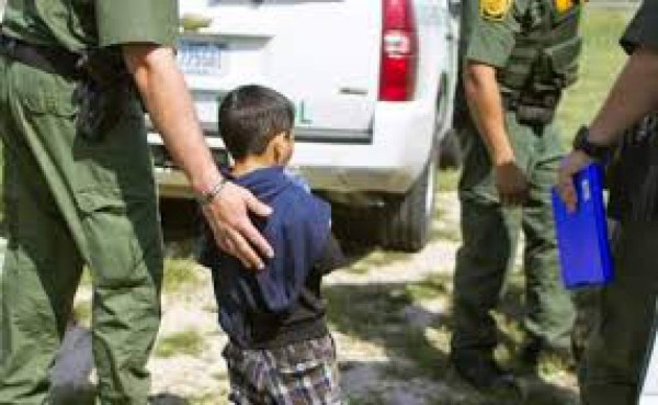 'Severas' medidas en la frontera EEUU-México violan derechos de los niños, según una ONG