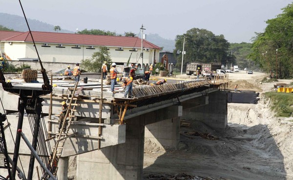 En 10 meses concluirán trocha y puentes en segundo anillo