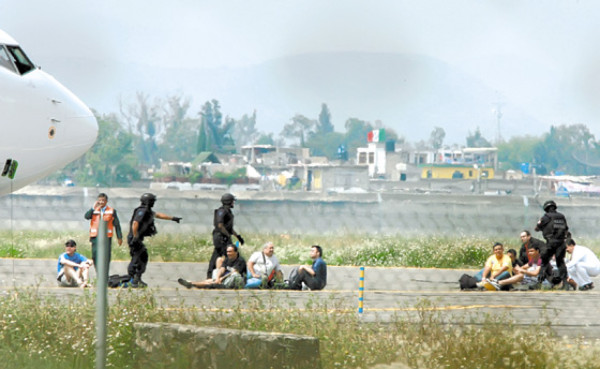 Pastor boliviano secuestró avión con dos latas de jugo