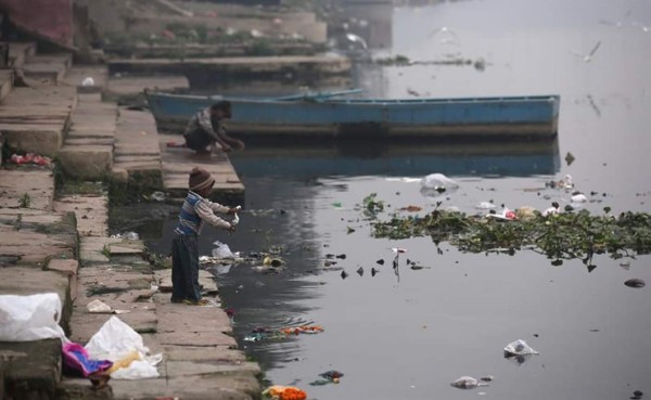 El río Yamuna, una 'cloaca' en Delhi tras dos décadas de planes de limpieza