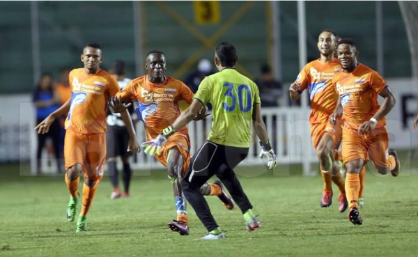 La UPN salta al tercer lugar con un triunfo in extremis sobre Honduras Progreso