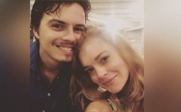 Lindsay Lohan y su novio encienden las redes con foto en la cama