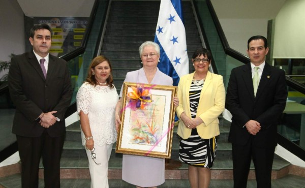 María Elena Micheletti es la abanderada de Banpaís