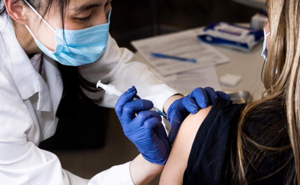 Más de la mitad de los mayores de 12 años ya están vacunados en EEUU