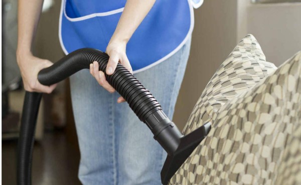 Tips para eliminar las manchas en sillones