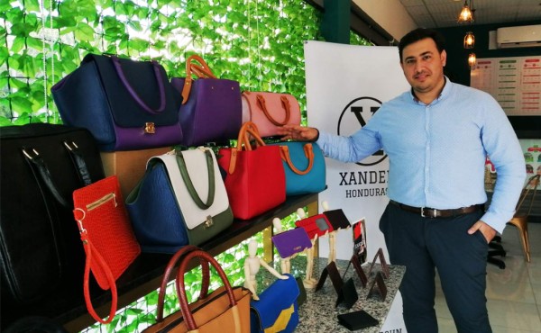 Emprendedores: Fredy Paz, un sampedrano que transforma el cuero en arte