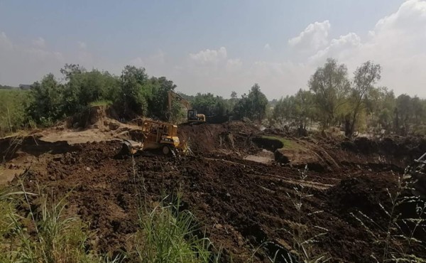 Por Iota: reconstruyen de emergencia 800 metros lineales de bordos en Valle de Sula