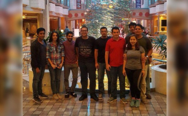 Becarios hondureños en Puerto Rico son evacuados tras paso de huracán María