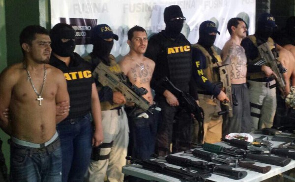 Audiencia inicial para pandilleros que vivían en casa de lujo en Las Mesetas