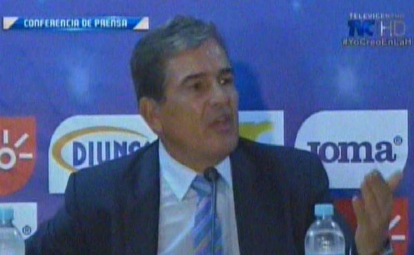 El rifirrafe de periodista con Pinto en conferencia de prensa