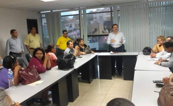 L1,100 aumentarán al salario de empleados públicos