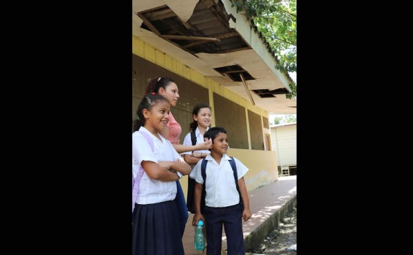 Deterioro de centros educativos amenaza a escolares de La Lima