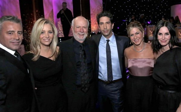 Jennifer Aniston, Courteney Cox y Matt LeBlanc son furor entre fans de 'Friends'