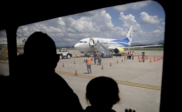 Detienen en El Salvador a nueve personas por llevar a personas a EE.UU.
