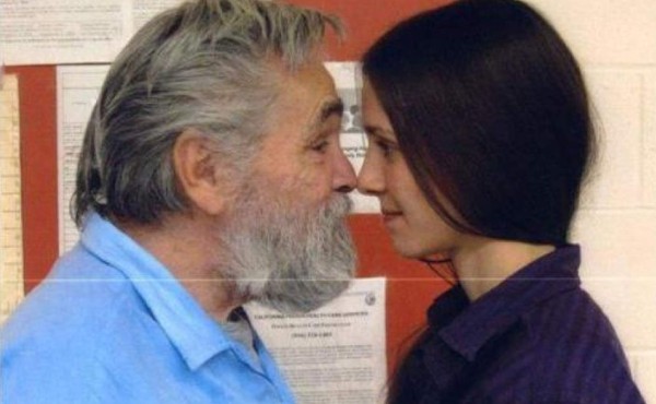 Novia de Charles Manson reveló para qué quería casarse con él