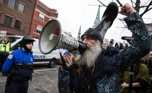 Violencia y descontento en protestas contra Trump en Washington