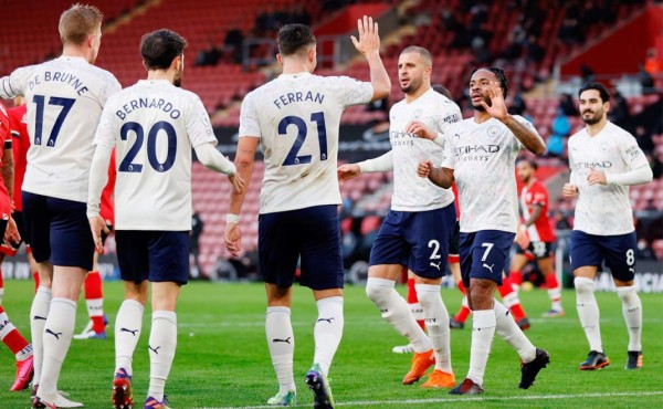 Raheem Sterling reanima al Manchester City