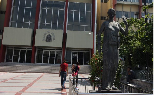 Interponen un recurso contra nominación a Corte