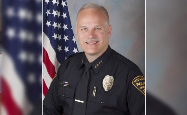 Jefe de Policía de Tucson ofrece su renuncia por muerte de hispano esposado