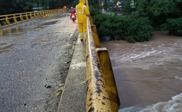 Lluvias aumentan caudal de los ríos cercanos a La Ceiba