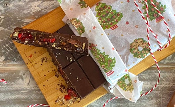 Turrón casero de chocolate crujiente