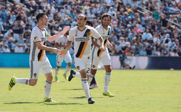 Donovan goleó al Kansas City de Roger Espinoza