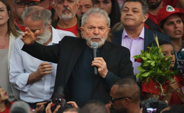 Lula y Bolsonaro alistan fuerzas para un duelo por el destino de Brasil