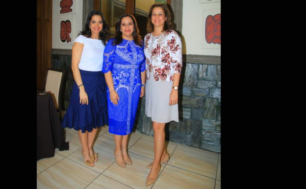 Conversatorio femenino con la primera dama