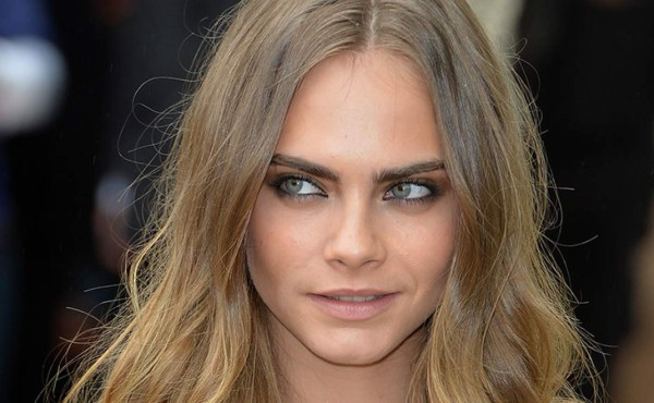 Cara Delevingne le quitó la ‘virginidad’ a un cantante