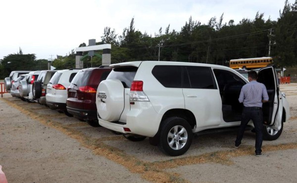 Este miércoles inicia subasta de vehículos de lujo