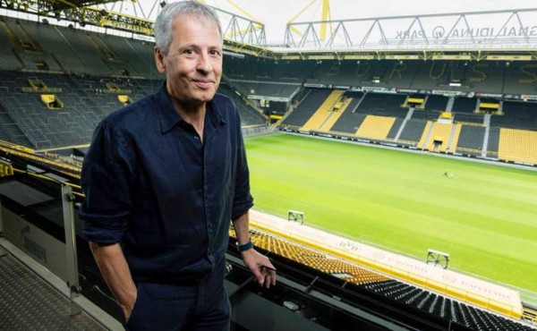 'Un preparador mental es necesario', estima tecnico de Borussia Dortmund