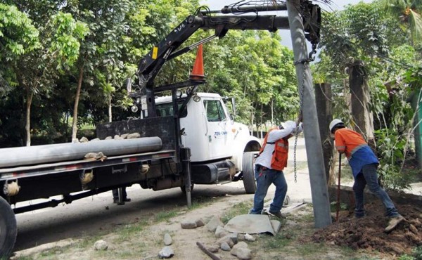 Instalan postes para montar 300 cámaras de vigilancia en El Progreso