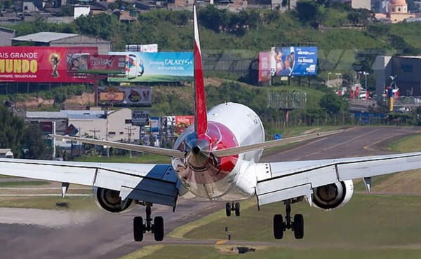 Daño en turbina obliga a avión a sobrevolar Tegucigalpa