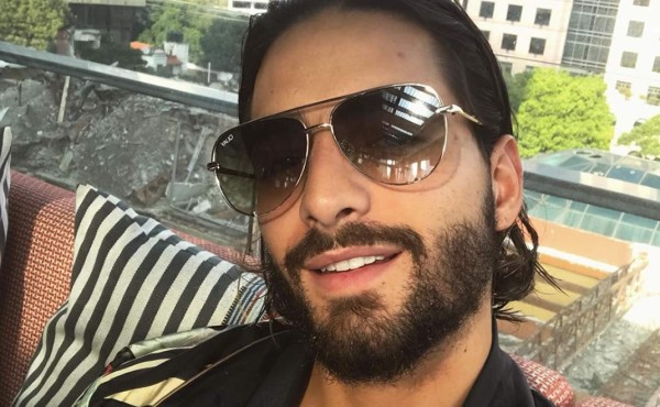 Maluma 'demuestra' su masculinidad rodeándose de mujeres