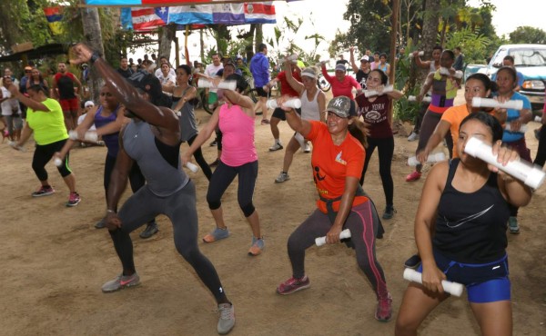 Caminata y zumba en la montaña