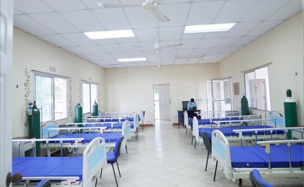 Hospital de Tela habilita tres salas especiales para pacientes de COVID-19
